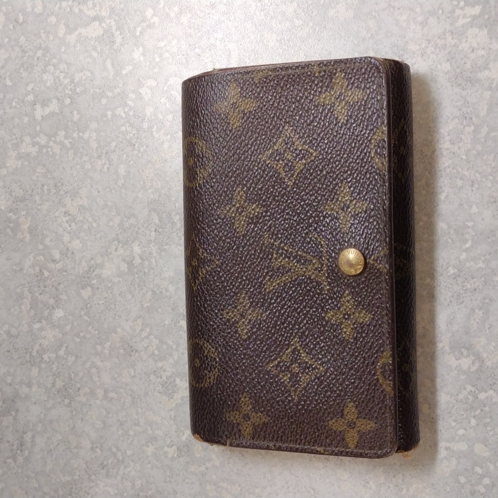 1993 Louis Vuitton Vintage Snap Wallet